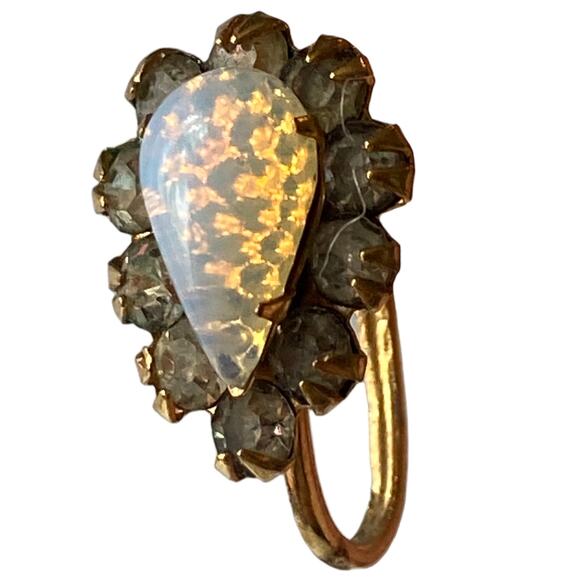 Mid Century Pear Cabochon Screw Back Earrings Vintage Feminine Romantic Fairy - Picture 8 of 9
